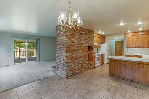 1715 Wisconsin Ave, Redding, CA 96001 photo 4