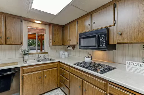 3144 School St, Redding, CA 96002 photo 5
