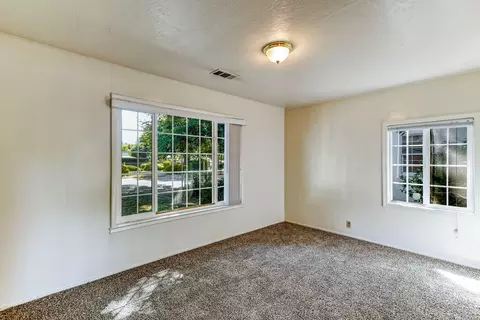 364 Rio St, Redding, CA 96001 photo 12