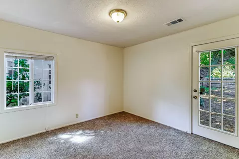 364 Rio St, Redding, CA 96001 photo 15