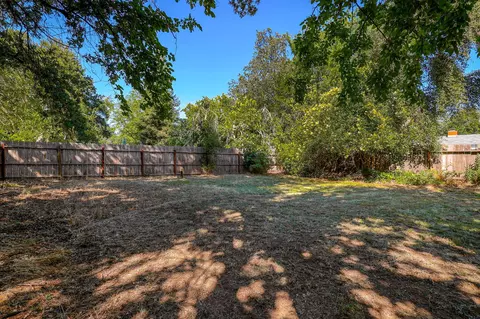 364 Rio St, Redding, CA 96001 photo 19