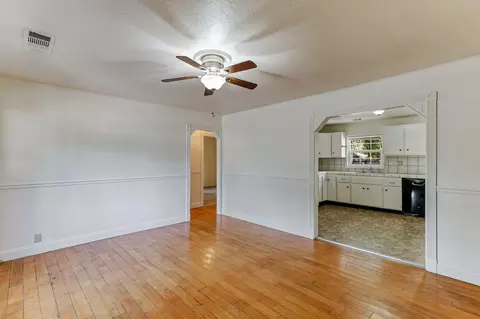 364 Rio St, Redding, CA 96001 photo 4