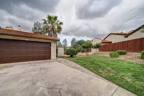 723 Flower Ash Ln, Redding, CA 96003 photo 3