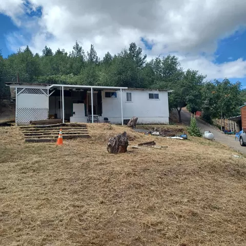 22161 Ravine Ct, Redding, CA 96003 photo 2