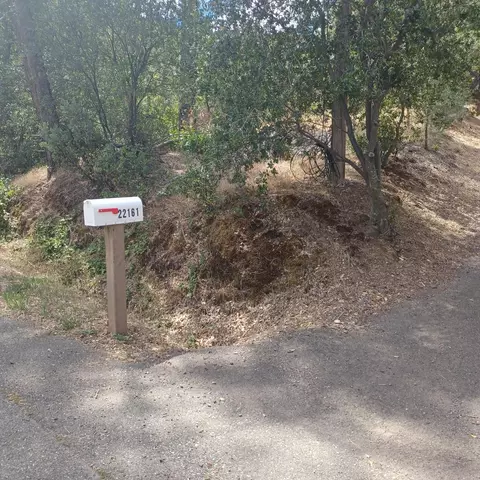 22161 Ravine Ct, Redding, CA 96003 photo 3