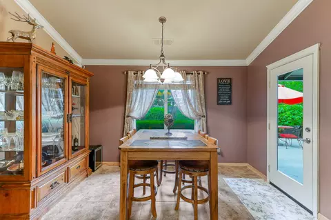 19301 Lexington Ln, Redding, CA 96003 photo 8
