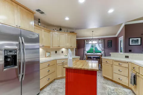 19301 Lexington Ln, Redding, CA 96003 photo 6