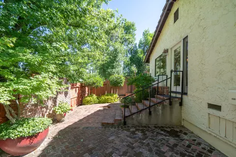 742 Coffeeberry Ln, Redding, CA 96003 photo 46