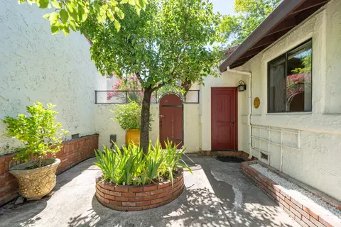 742 Coffeeberry Ln, Redding, CA 96003 photo 6
