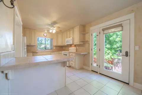 742 Coffeeberry Ln, Redding, CA 96003 photo 20
