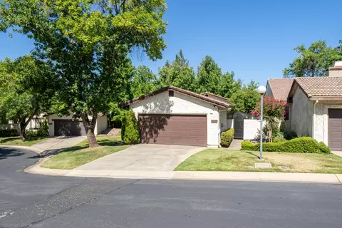 742 Coffeeberry Ln, Redding, CA 96003 photo 1