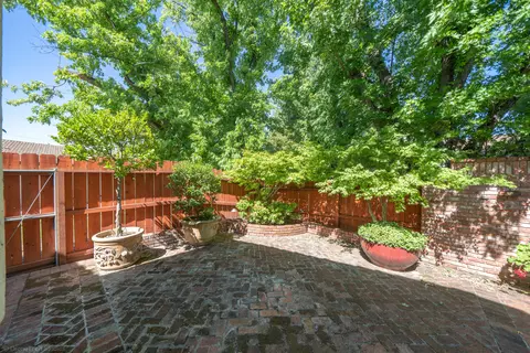 742 Coffeeberry Ln, Redding, CA 96003 photo 44