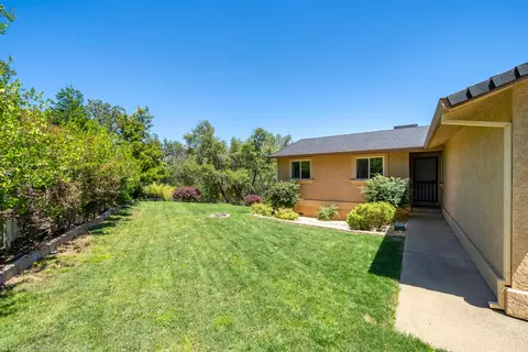 3782 Magnums Way, Redding, CA 96003 photo 4