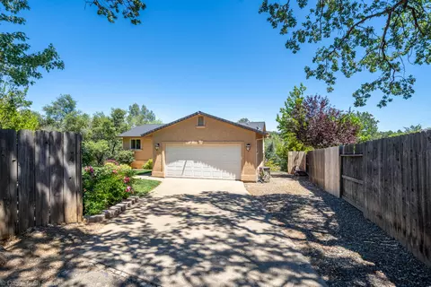 3782 Magnums Way, Redding, CA 96003 photo 3