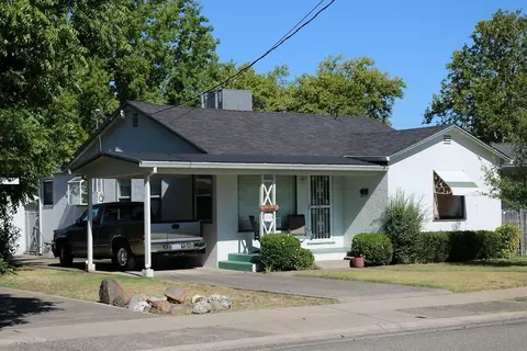 1847 Garden Ave, Redding, CA 96001 photo 2