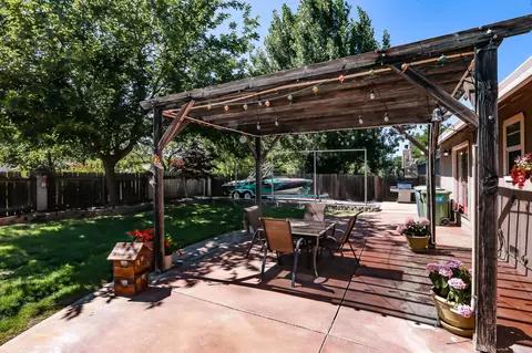 558 Olympic St, Redding, CA 96003 photo 48