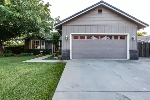 558 Olympic St, Redding, CA 96003 photo 5