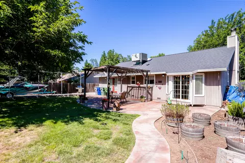 558 Olympic St, Redding, CA 96003 photo 50