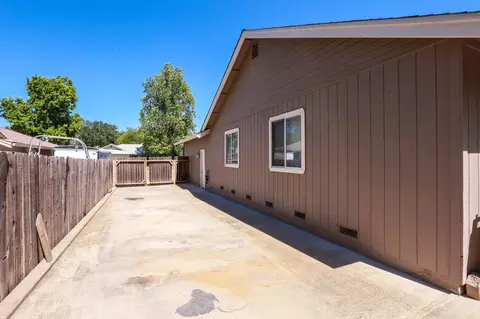 558 Olympic St, Redding, CA 96003 photo 53