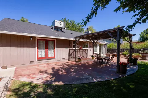 558 Olympic St, Redding, CA 96003 photo 60