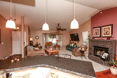 558 Olympic St, Redding, CA 96003 photo 40