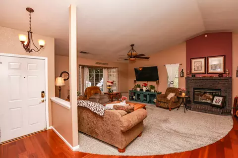 558 Olympic St, Redding, CA 96003 photo 18