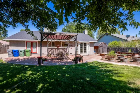 558 Olympic St, Redding, CA 96003 photo 51