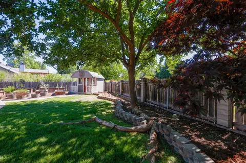 558 Olympic St, Redding, CA 96003 photo 54