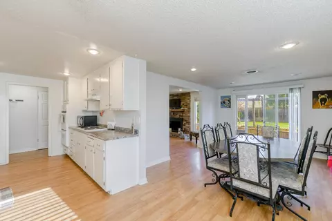 3545 Elizabeth Way, Redding, CA 96001 photo 6