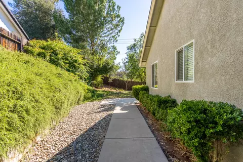 3993 Cambria Dr, Redding, CA 96002 photo 22