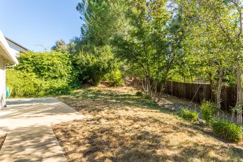3993 Cambria Dr, Redding, CA 96002 photo 24