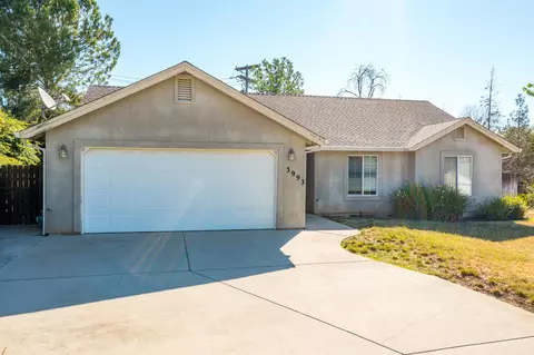 3993 Cambria Dr, Redding, CA 96002 photo 2