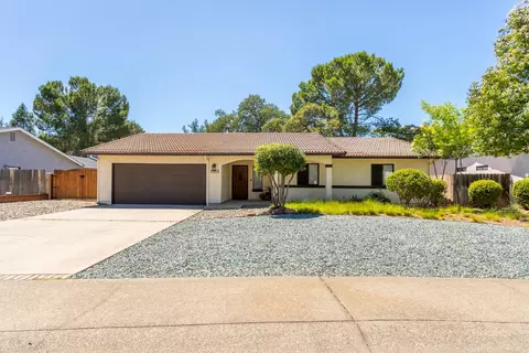 1498 Casa Vereda Way, Redding, CA 96003 photo 2