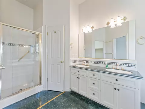 381 Bountiful Path, Redding, CA 96003 photo 14