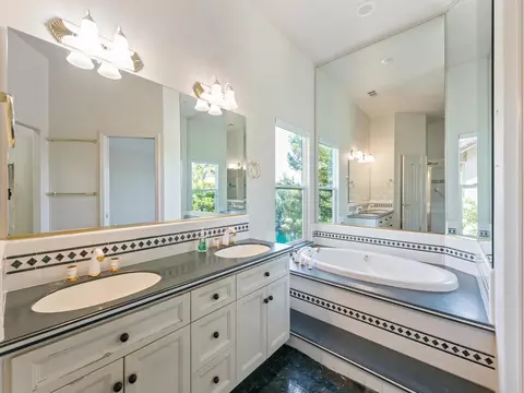 381 Bountiful Path, Redding, CA 96003 photo 13