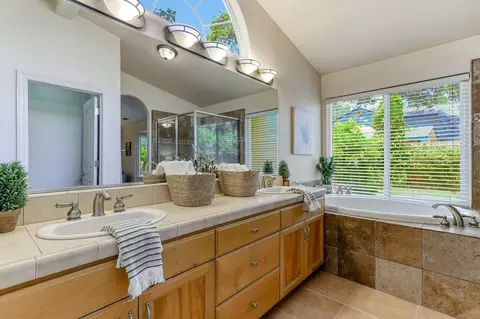 5992 La Quinta Ct, Redding, CA 96003 photo 11