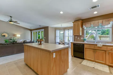 5992 La Quinta Ct, Redding, CA 96003 photo 8