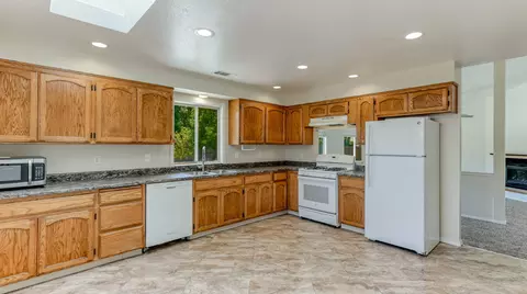 2695 Amethyst Way, Redding, CA 96003 photo 7