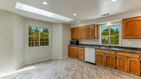 2695 Amethyst Way, Redding, CA 96003 photo 8