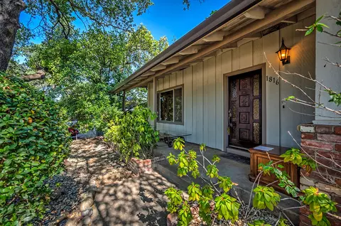 1816 Manchester Dr, Redding, CA 96002 photo 5