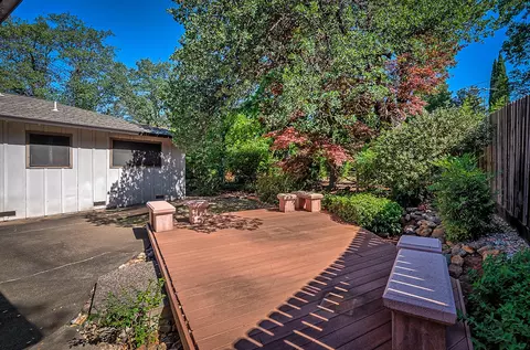 1816 Manchester Dr, Redding, CA 96002 photo 25