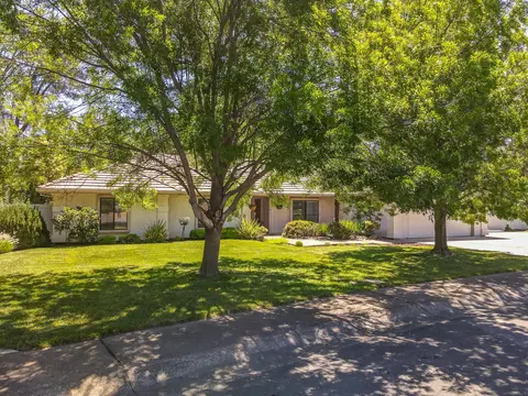 1537 Arroyo Manor Dr, Redding, CA 96003 photo 3