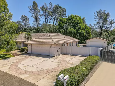 1537 Arroyo Manor Dr, Redding, CA 96003 photo 1