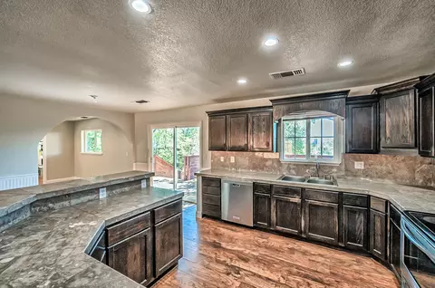 12035 Evans View Ln, Redding, CA 96003 photo 3