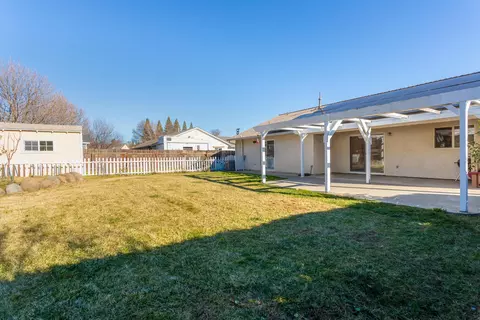 774 Fountain Cir, Redding, CA 96003 photo 16