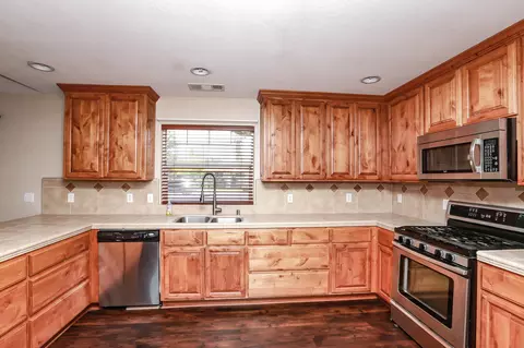 236 Gurnsey, Red Bluff, CA 96080 photo 3