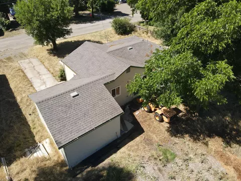 2360 Sacramento Dr, Redding, CA 96001 photo 2