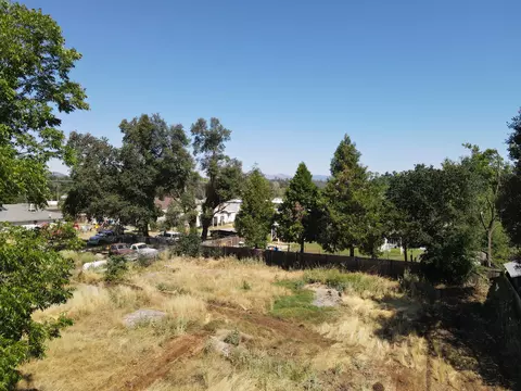 2360 Sacramento Dr, Redding, CA 96001 photo 5