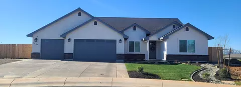 3635 Sampras Dr, Redding, CA 96002 photo 1