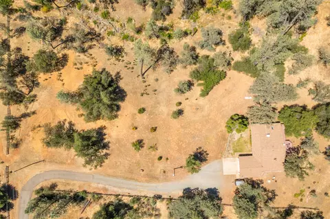 15915 Frontiersman Dr, Redding, CA 96001 photo 28